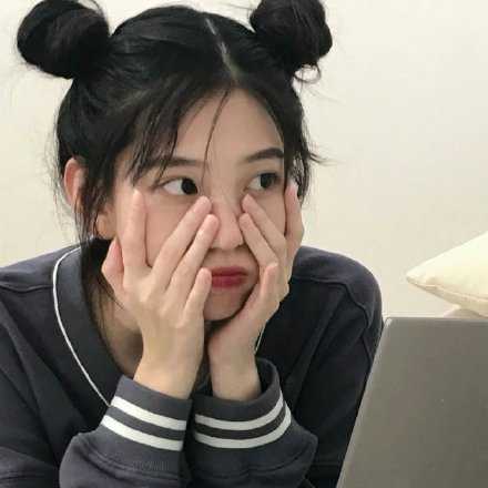 一味沉湎于过去是毫无意义的。一直看后视镜是很危险的，会出交通事故的哦。开车的时候必须专心地看着前进的方向。已经走过的路，只要时不时地回顾一下就可以了。