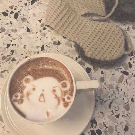 每天都是这样 被动崩溃 主动治愈 然后安慰着自己明天就会好起来了