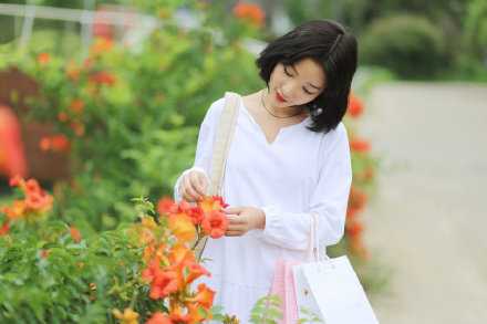 别着急，每个人都是一束光，只不过你还没遇见那个可以被你唤醒的人。