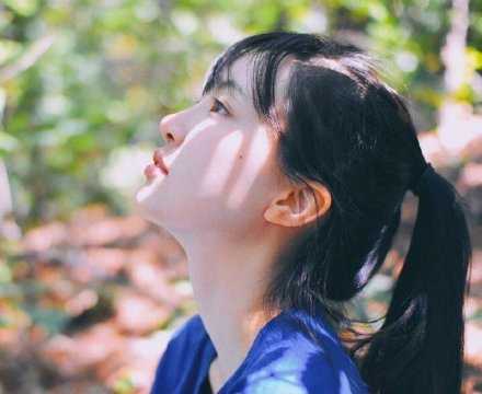 人有时候很奇怪，互相思念，却越走越远。