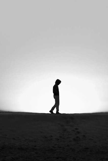 你不是怀念从前，你只是现在过得不好。