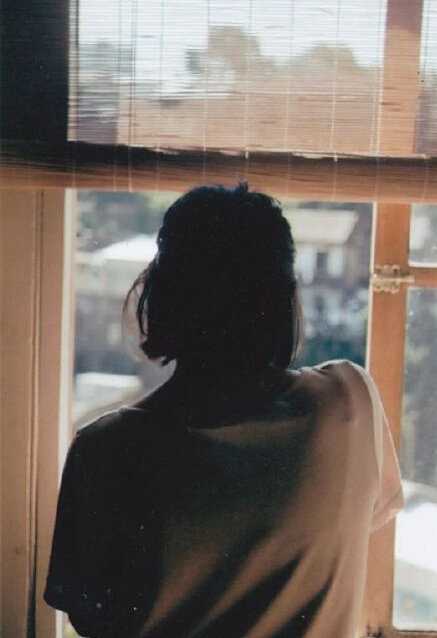 不是我放弃你了 而是我终于放过我自己了 想你是真的 回不去了也是真的