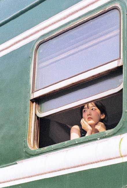 2025年学到了很多道理，但其中最有用的只有两条，一是“放过自己”，二是“拜托平安”。