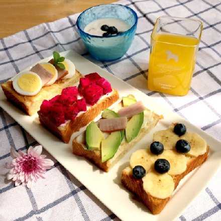 我也只是在很努力的生活 或许反感我的人很多 但我并不为它们而活 早安