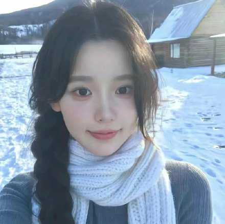 人类原本就是如此，比起接受他人的慰藉，更希望自己能安慰到别人。