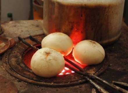 人间烟火，最够亲切实际。