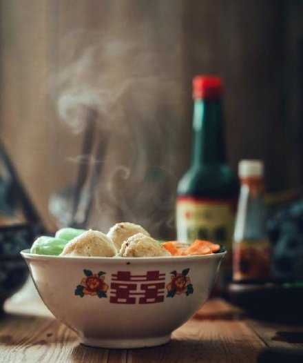 炊烟熏陶出的飘香岁月，舍不下的人间烟火。