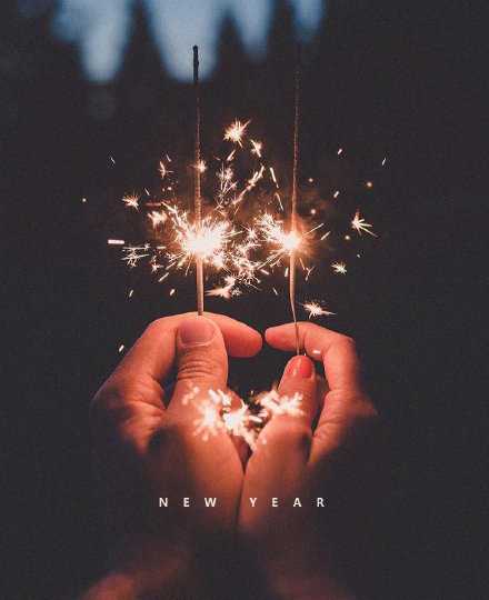 有人见尘埃，有人见星辰，没关系，都要翻篇了。