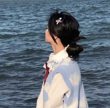 你的朋友圈好久没有提及你的快乐了 你的梦想 浪漫 晚霞 和音乐都没了 怎么了 是不是和我一样进厂了