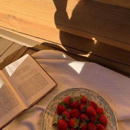 要和能让你快乐的一切，定期联系。