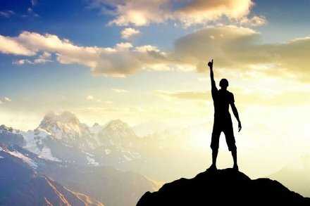 你要知道没有做不到，只有想不到；自己选择的路，那怕跪着也要走完，相信自己，人生没有过不去的坎。早安。