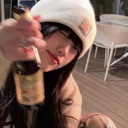 我摊牌了，emo是装的，我充满热爱和一顿三碗大米饭！