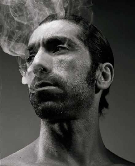 人们在做错事 又不肯承认的情况下 通常的表现就是发怒