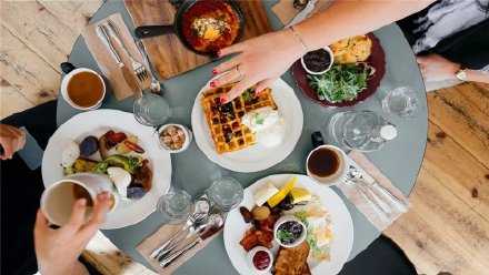 我的朋友真是很好的一群人 听了我好多废话 给了我好多快乐 这辈子 下辈子 下下辈子都想一直是好朋友