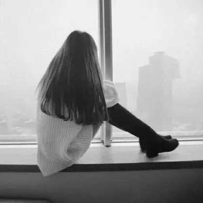 距离是不会毁掉一段感情的，彼此的不信任才是问题的真正所在。