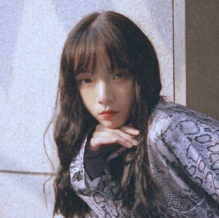 人与人一旦开始有了隔阂 就再也走不近了 我们可以说谎 但是细节不会 爱可以是一种积累 不爱也是