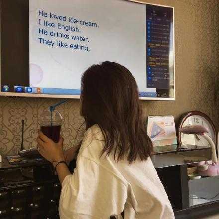 感情这事 最忌讳的便是自己感动自己