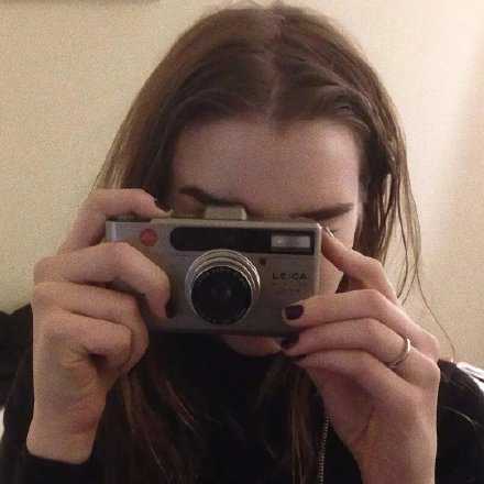 若一个人总是独来独往，也热爱独处，没有什么朋友，那你可不要小看他，他很可能并不是性格孤僻，而是知道自己是什么、要什么，是内心足够强大，强大到不需要讨好任何人、不需要任何人理解。