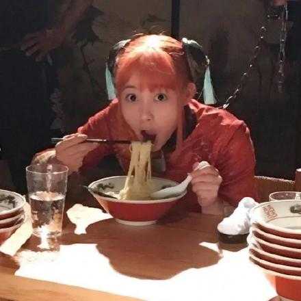 吃好吃的东西，看漂亮的风景，爱契合的灵魂。