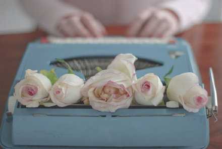 人一旦有了期待，心情就会忽明忽暗。