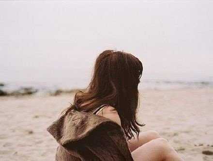 过了一定的年龄之后，就逐渐丧失了表达欲，觉得万事要么一笑了之要么一炮泯恩仇，语言真是虚妄。