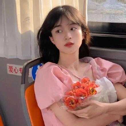 能有一个人可以每天耐心地听我讲那么多废话 听完后不敷衍几句了事 还能够继续耐心地回应我 真好啊